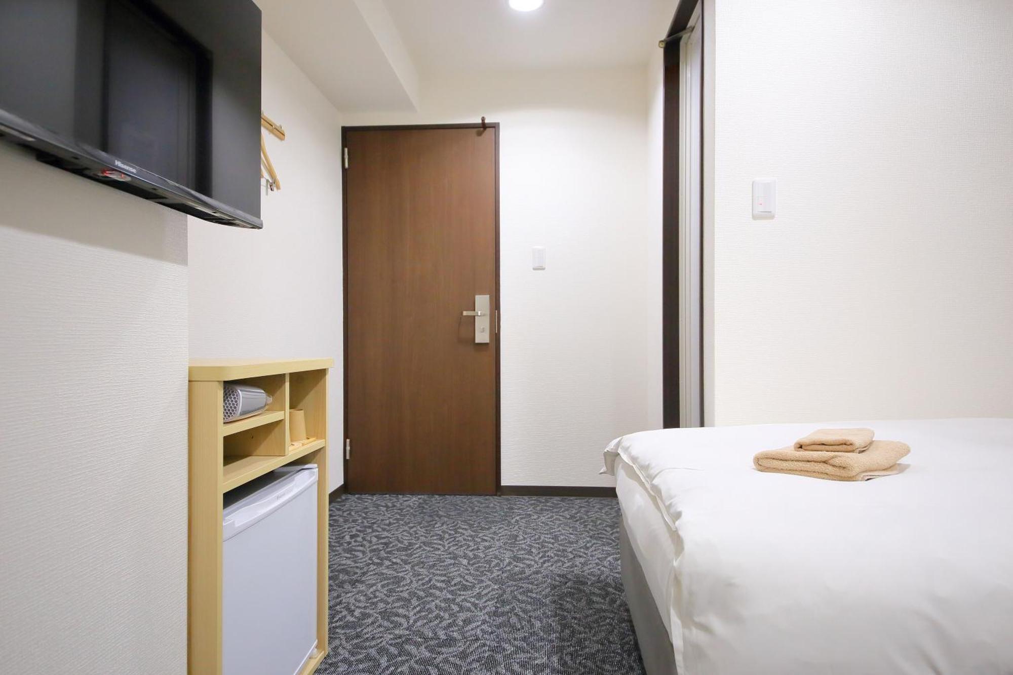 Hotel Shin-Imamiya Осака Экстерьер фото